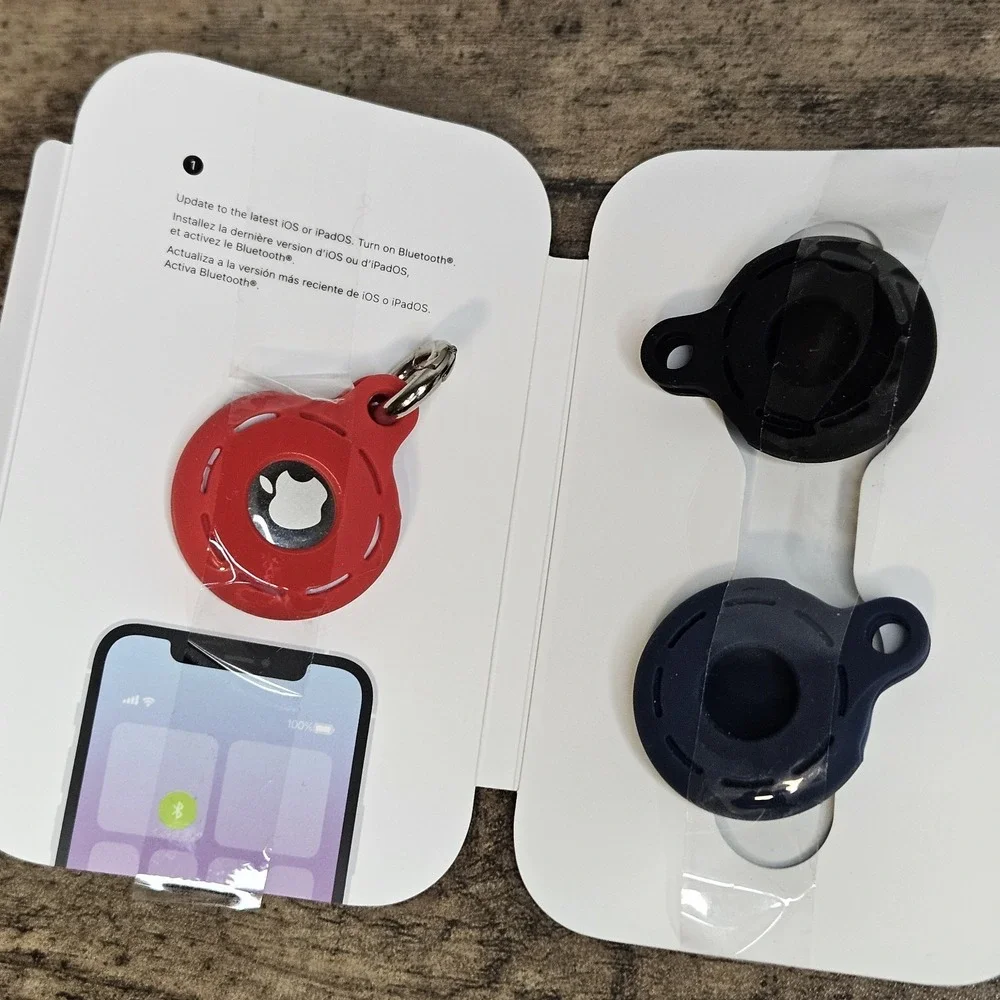 Apple AirTag 3 Pack plus accessories